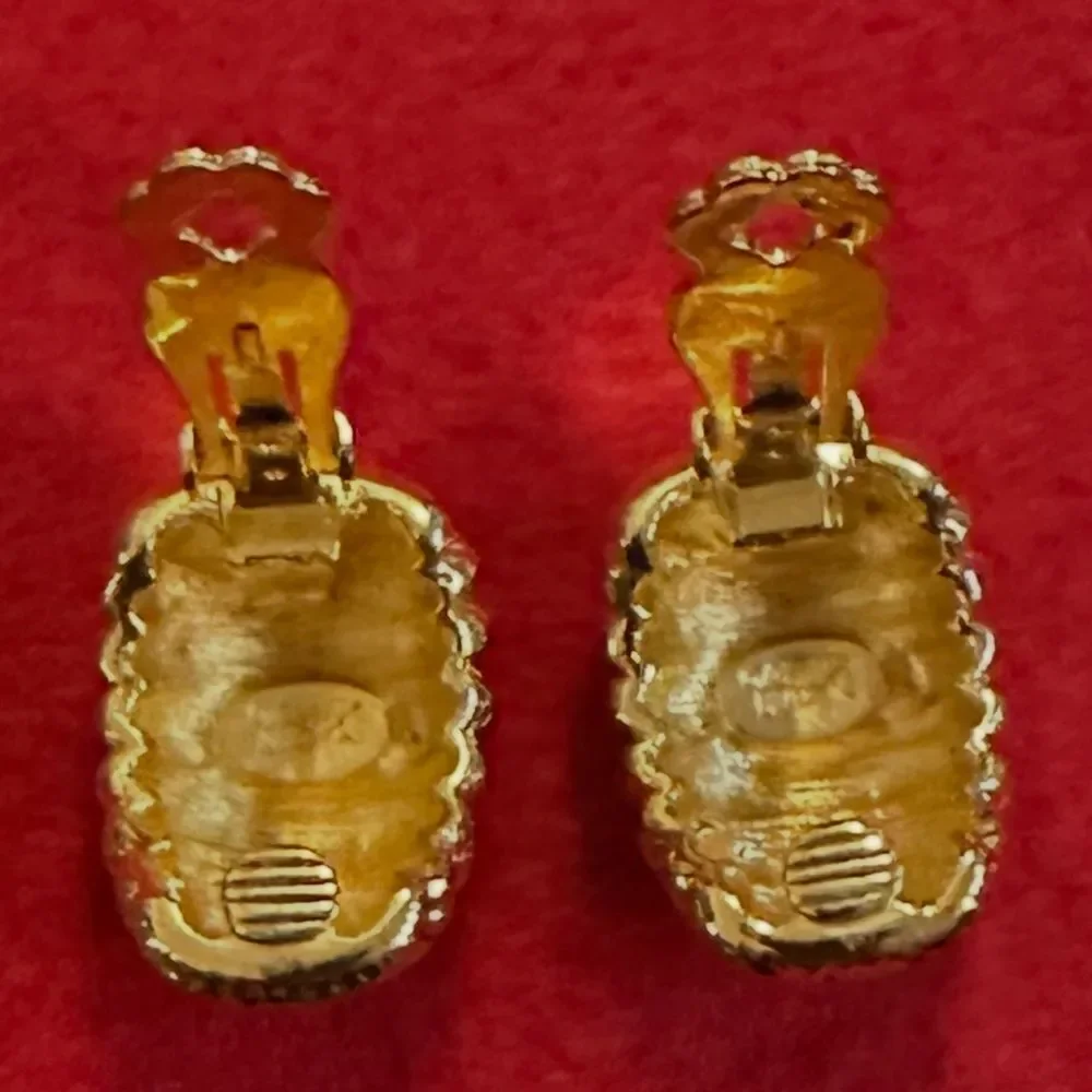 Joan Rivers Vintage Signed Gold Dome Statement Clip Earrings